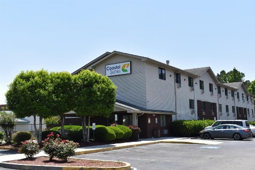 Coastal Inn & Suites image 10