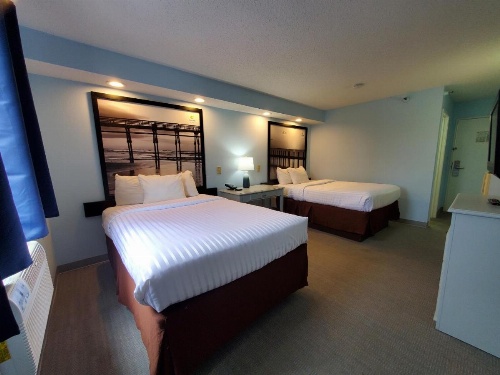 Coastal Inn & Suites image 13