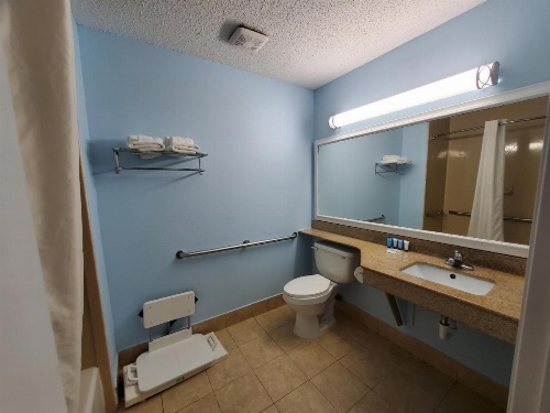 Coastal Inn & Suites image 18