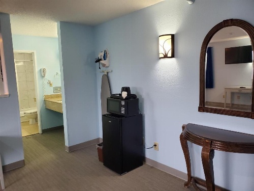 Coastal Inn & Suites image 20