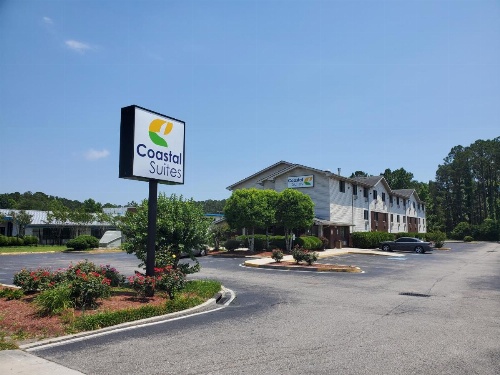 Coastal Inn & Suites image 21